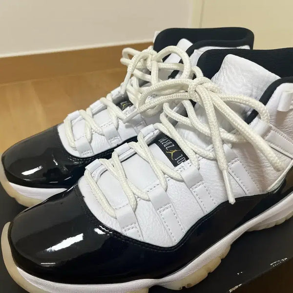 [BUNJANG] Air Jordan 11 Gratitude Sneakers / 에어조던11 그래티튜드