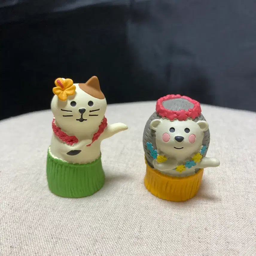 [BUNJANG] Decole Calico Cat Hula Dancer & Hedgehog Hula Dancer Set / 데꼴 삼색고양이 훌라댄스 + 고슴도치 훌라댄스