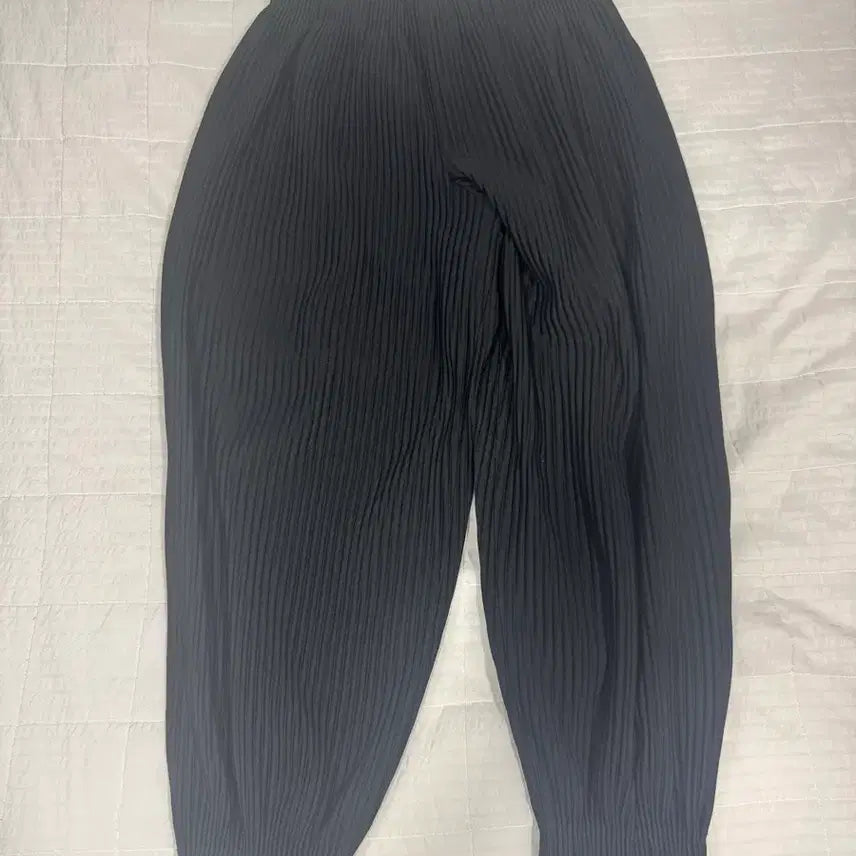 [BUNJANG] Homme Plissé Jogger Pants Black Size 2 / 옴므플리세 조거팬츠 2사이즈 블랙