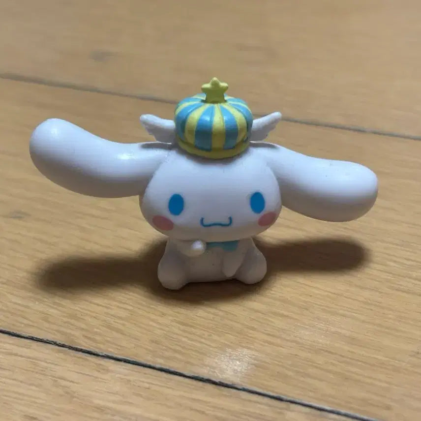 [BUNJANG] Sanrio Cinnamoroll Figure with Crown / 산리오 시나모롤 피규어 왕관
