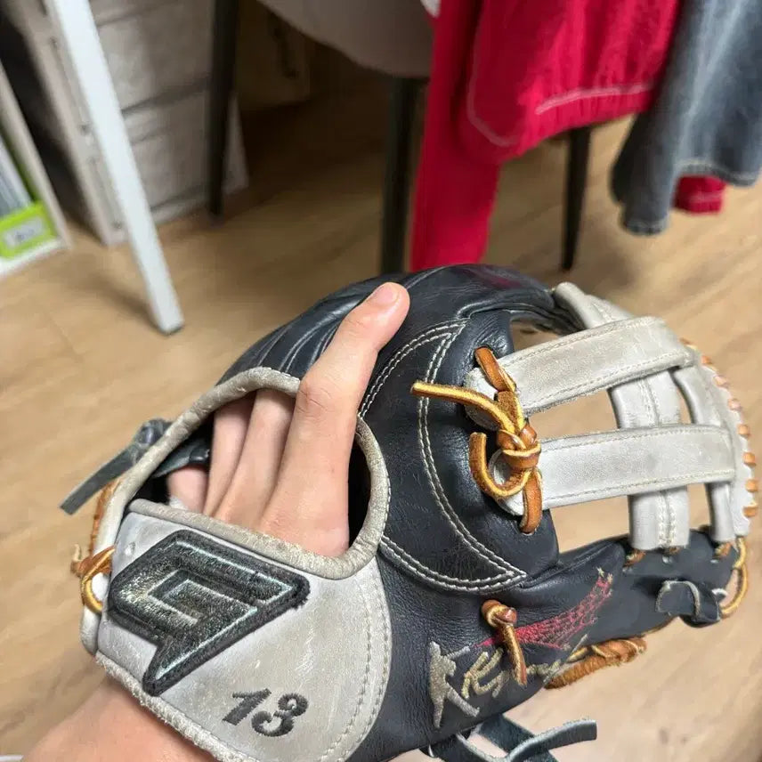 [BUNJANG] Gold Baseball Glove (Heo Kyoung-min Model, 11.75 inch) / 골드 내야글러브 (허경민모델)