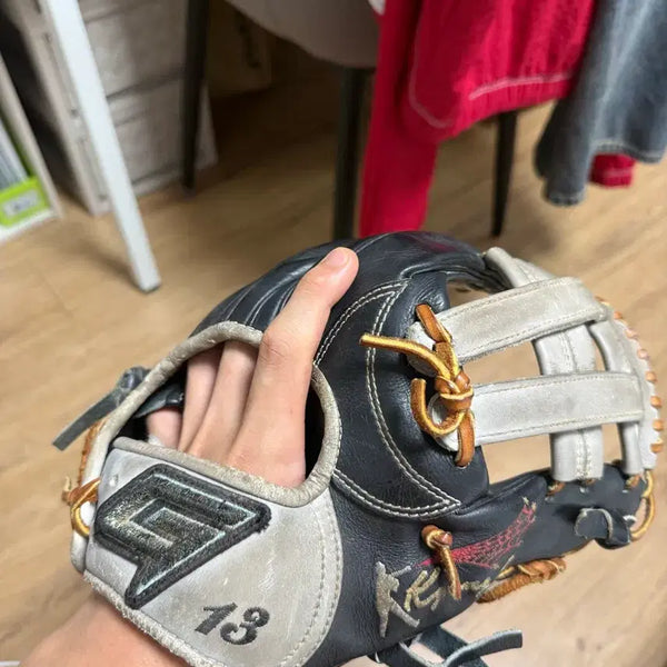 [BUNJANG] Gold Baseball Glove (Heo Kyoung-min Model, 11.75 inch) / 골드 내야글러브 (허경민모델)