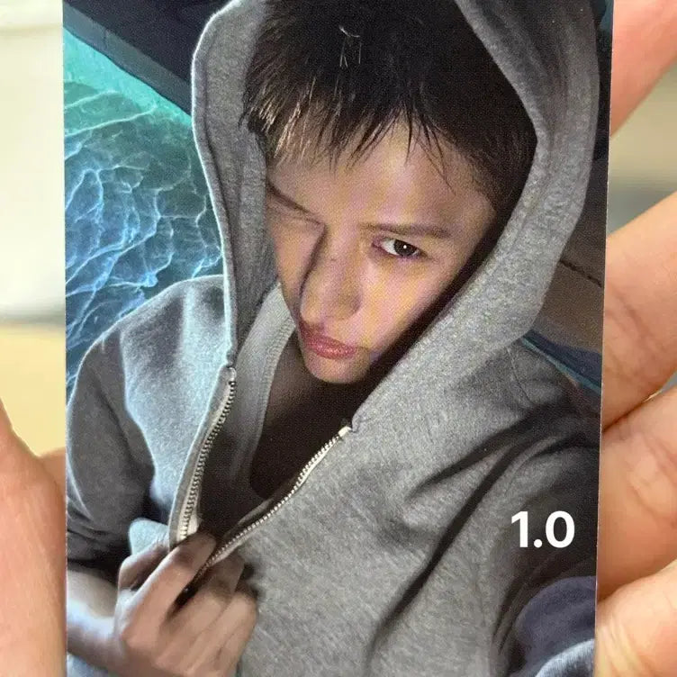[BUNJANG] James Photocard yt gift blue lips Weverse Album / 제임스 포카 yt gift blue lips + 앨범 위버스