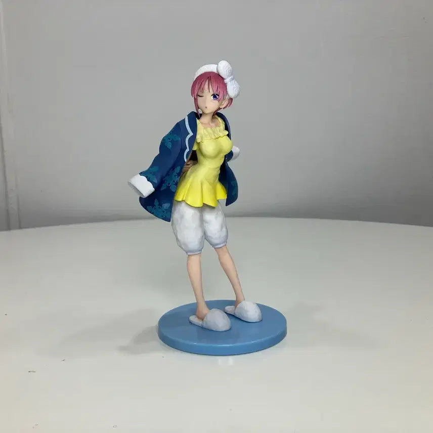 [BUNJANG] The Quintessential Quintuplets Ichika Nakano Snow Roomwear Prize Figure (A Prize) / [개봉] 5등분의 신부 제일복권 스노우룸웨어 A상 나카노 이치카 피규어