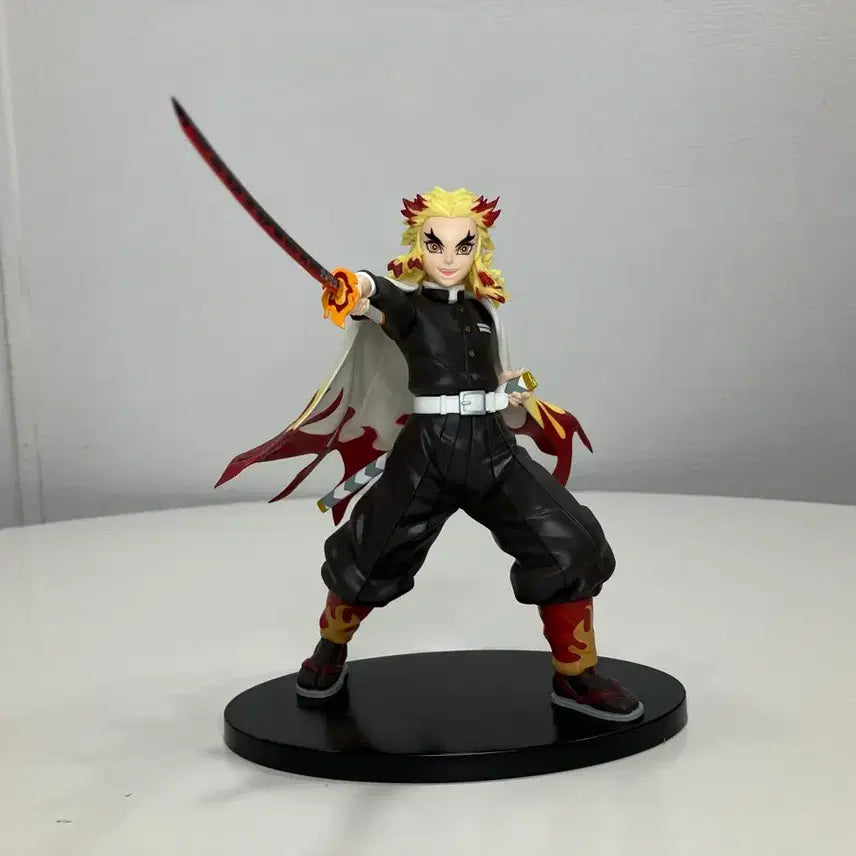 [BUNJANG] Demon Slayer Kyojuro Rengoku Unsealed Figure / [개봉] 궈멸의 칼날 렌고쿠 쿄주로 피규어