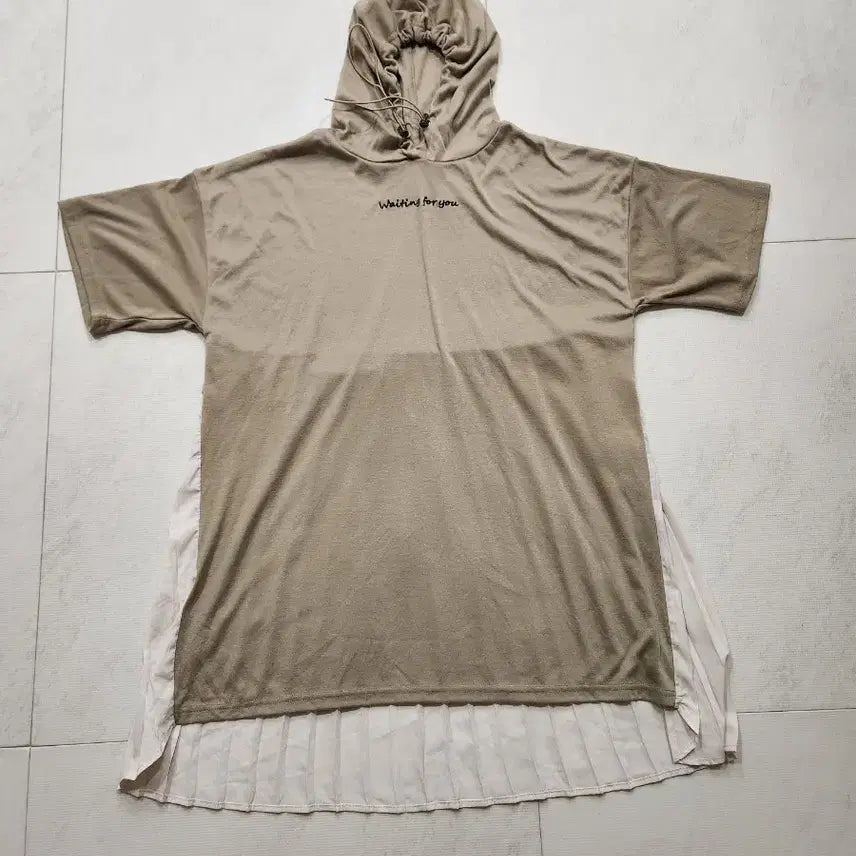 [BUNJANG] Beige Hooded Pleated Long Dress / 후드 티셔츠 베이지색 플리츠 롱 원피스