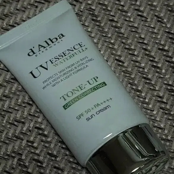 [BUNJANG] d'Alba Waterful Cica Tone-Up Sun Cream SPF50+ PA++++ 50ml / [새상품] 달바 그린 톤업 선크림 50ml