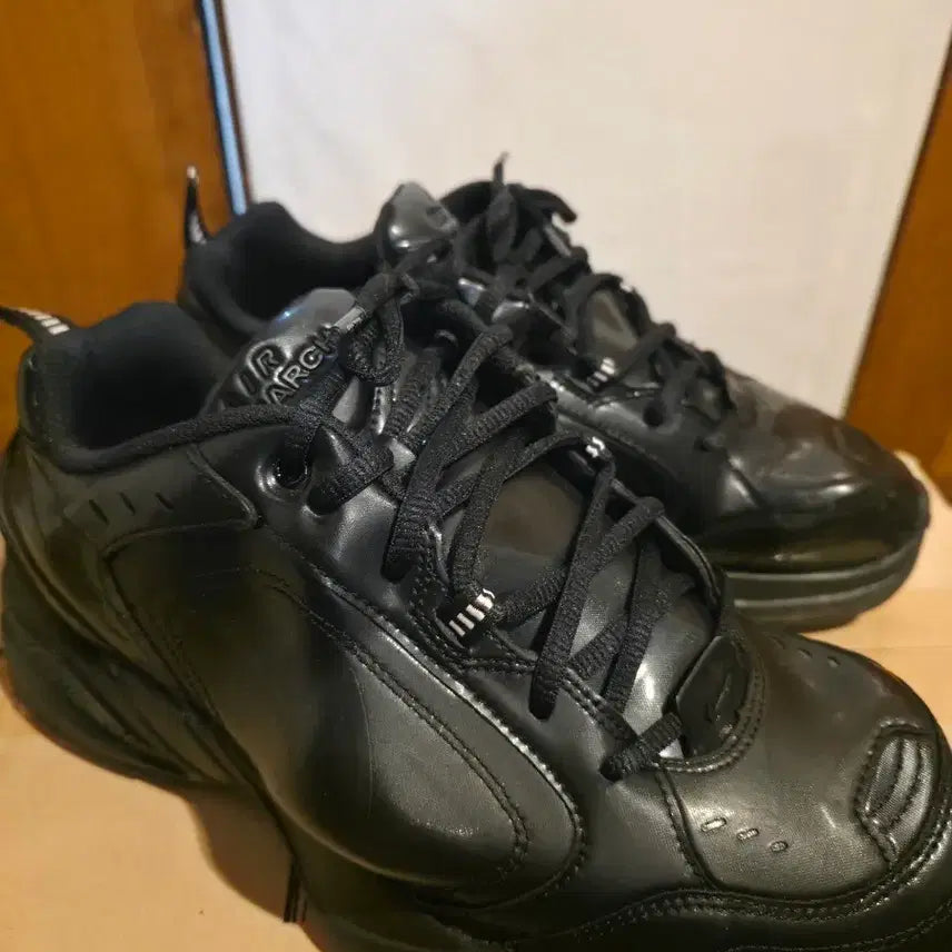 [BUNJANG] Nike x Martine Rose Air Monarch IV 'Black' (260mm) / 나이키x마틴로즈 에어 모나크 블랙 260