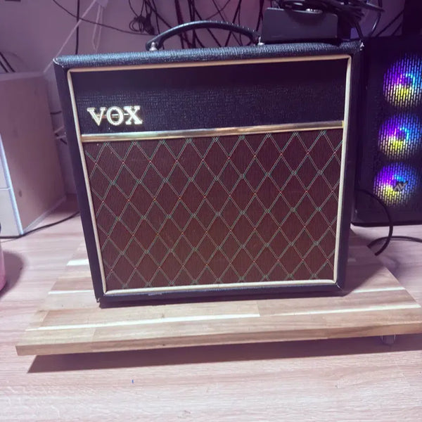[BUNJANG] VOX Pathfinder 15R Guitar Amplifier with Wooden Stand / VOX Pathfinder 15R 기타 앰프 + 나무 엠프 받침대