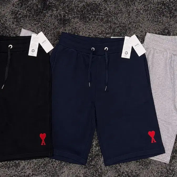 [BUNJANG] Ami Small Logo Track Shorts (Unisex) / QR정품)아미 스몰로고 반바지 남녀공용 블랙&네이비&그레이