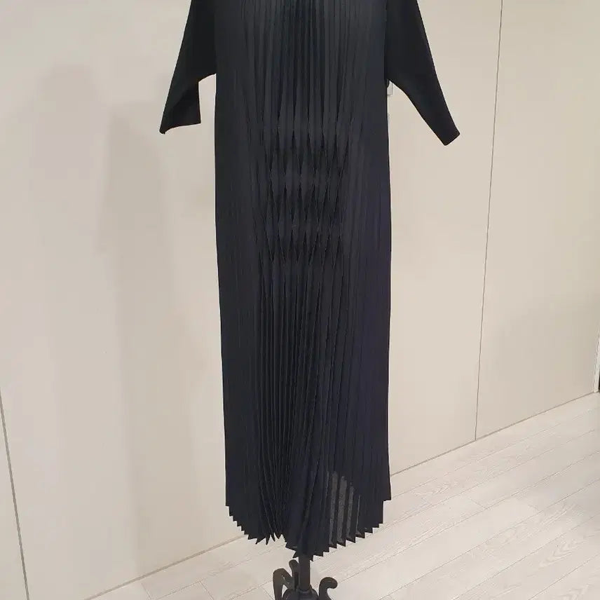 [BUNJANG] Black Pleated Long Dress / 플리츠 블랙 롱 원피스