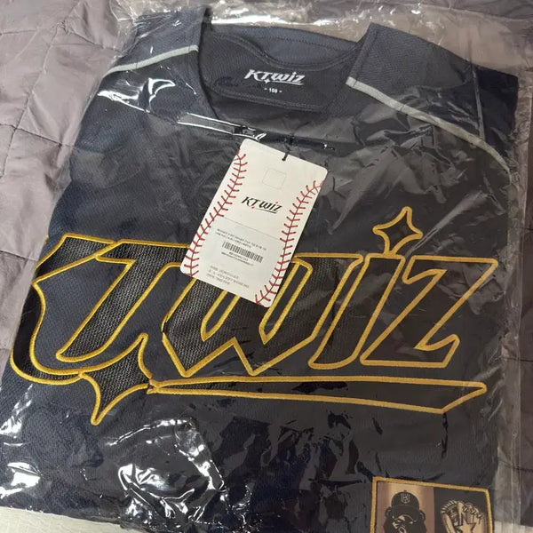 [BUNJANG] Ahn Hyun-min Golden Glove Commemorative Jersey Size 105 / 안현민 골든글러브 기념 유니폼 105