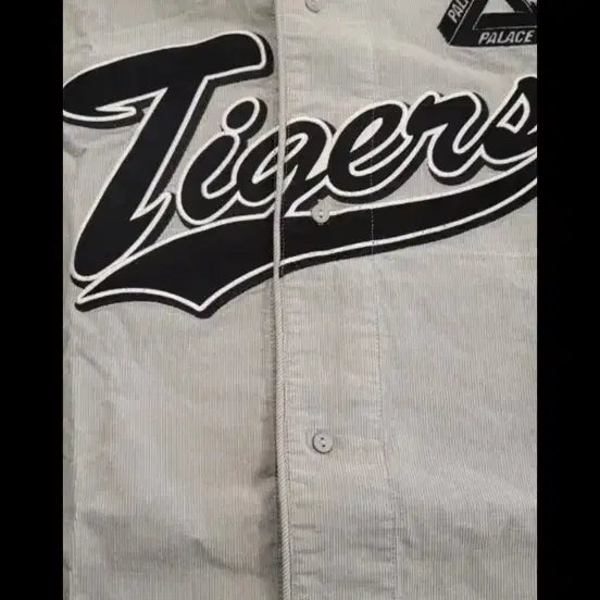 [BUNJANG] Palace x Hanshin Tigers Corduroy Jersey / 팔라스 한신 유니폼