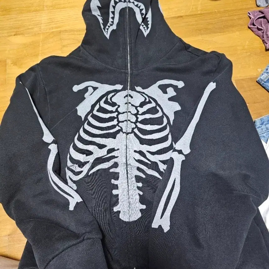 [BUNJANG] BAPE Skeleton Shark Full Zip Hoodie / 베이프 스켈레톤 샤크 후드 집업 s(m,L까지가능)