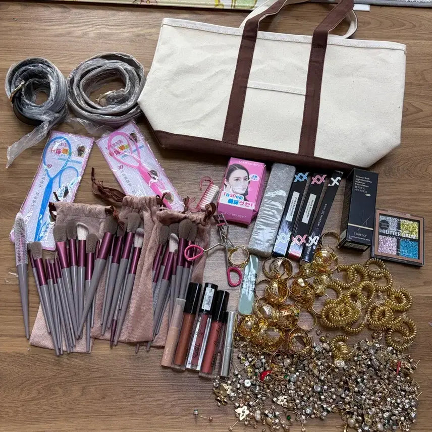 [BUNJANG] Cosmetics and Earrings Bundle Set / 화장품 ++귀걸이 등등 세트 일괄 양많아요+++덤 일괄