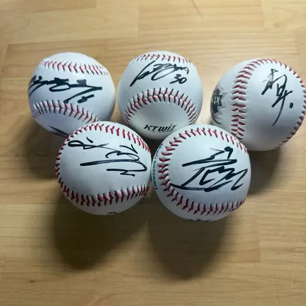 [BUNJANG] KT Wiz Autographed Baseball / KT위즈 로고볼 친필 싸인볼