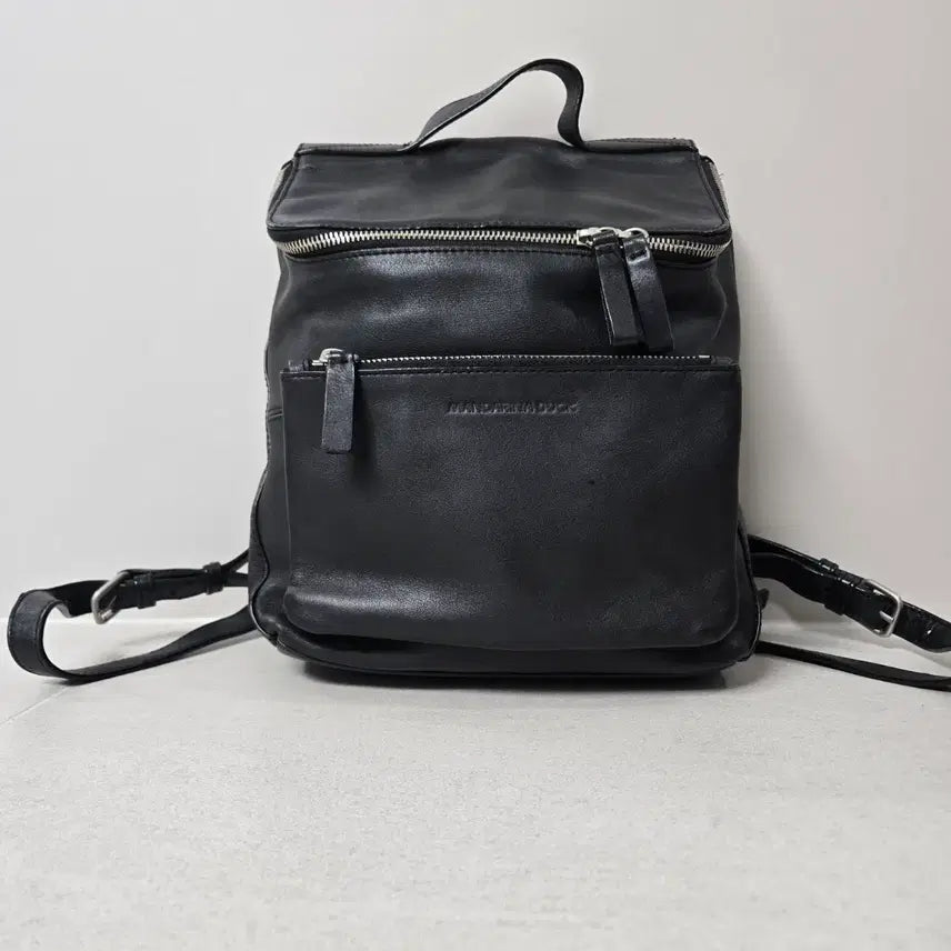 [BUNJANG] Mandarin Duck Leather Backpack Black / 만다리나덕 가죽 백팩 블랙