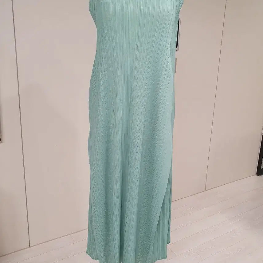 [BUNJANG] Mint Pleated Long Dress / 민트색 플리츠 원피스