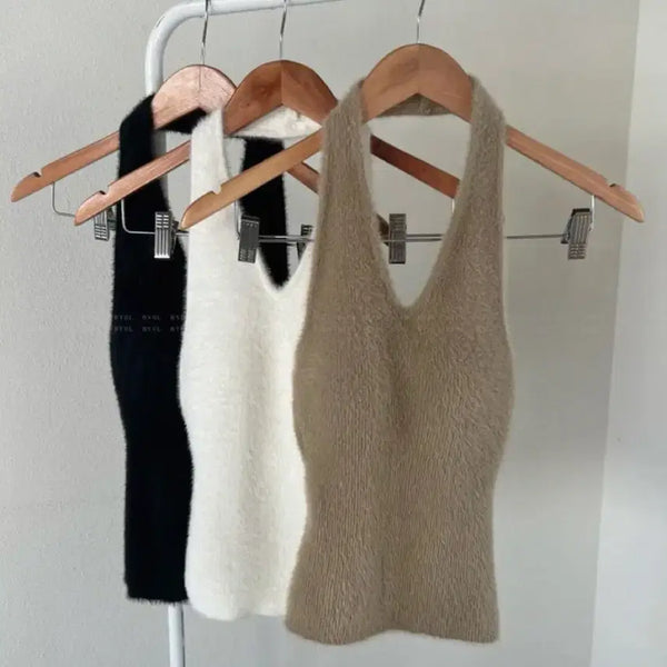 [BUNJANG] Built-in Cup Fur Halter Neck Sleeveless Top Beige / 캡내장 퍼 홀터넥 나시 베이지