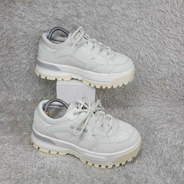 [BUNJANG] Umbro Bucket Light Ivory Sneakers / 구제짱짱맨 240 엄브로 버키 라이트 아이보리 스니커즈