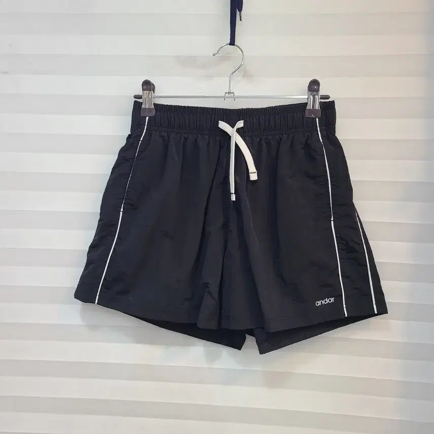 [BUNJANG] Andar Women's Black Shorts with White Side Stripe / 안다르 반바지