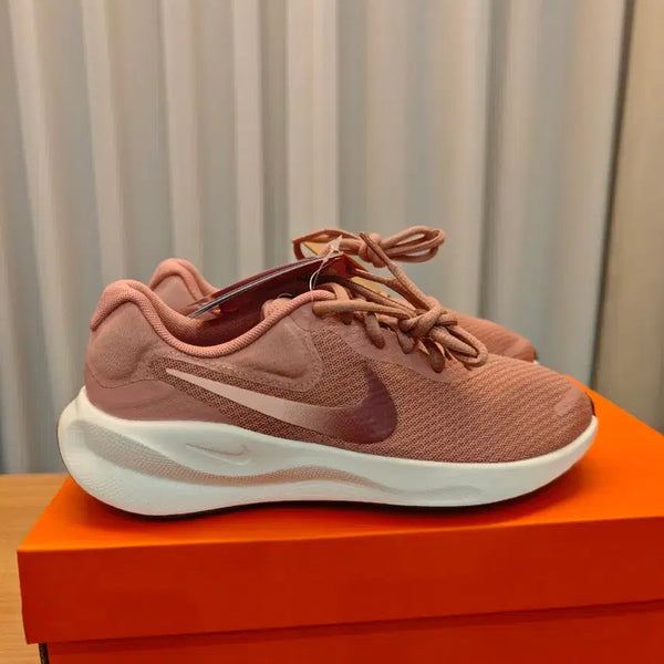 [BUNJANG] Nike Revolution 7 Running Shoes (245mm) / (새상품,정품)나이키 운동화 레볼루션 245mm