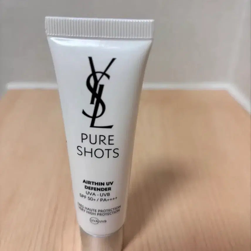 [BUNJANG] Yves Saint Laurent Pure Shot Air-Thin UV Defender / 입생로랑 퓨어샷 에어씬 유브이 디펜더