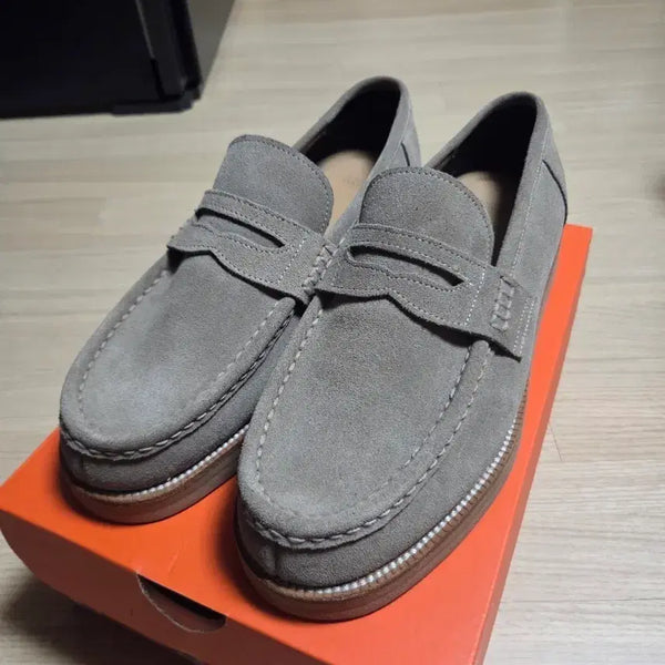 [BUNJANG] Colorculla Suede Loafer Sand Color / 컬러콜라 스웨이드 로퍼 샌드컬러 260