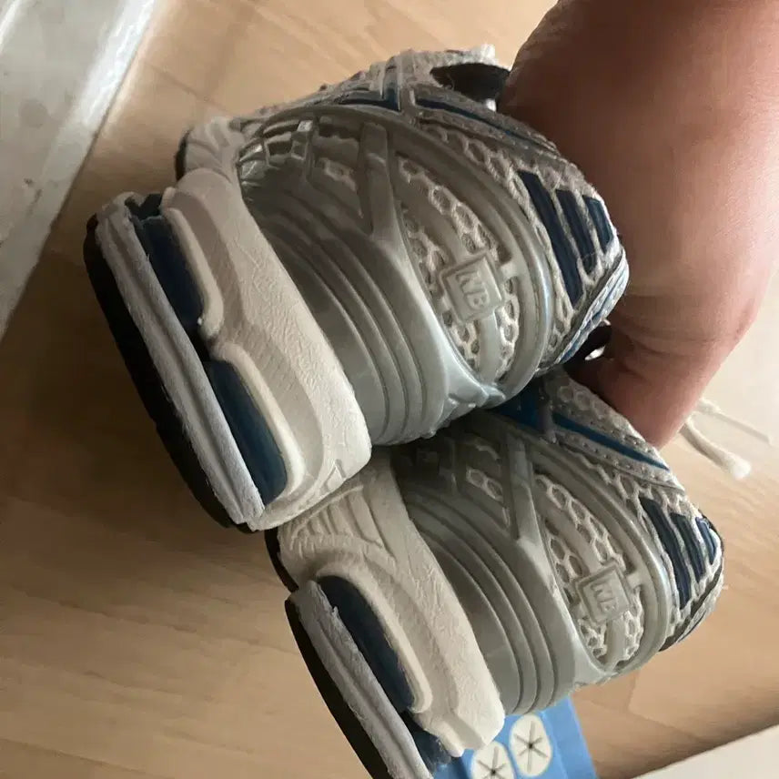 [BUNJANG] New Balance Sneakers Silver/Blue / 뉴발란스 운동화 실버/블루