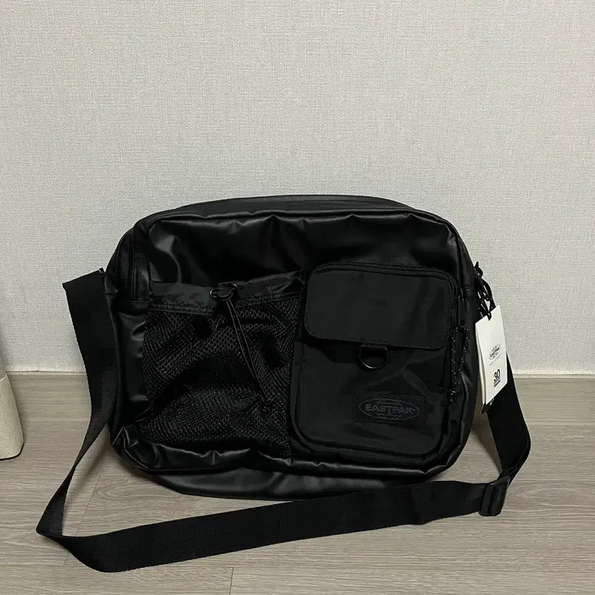 [BUNJANG] Eastpak Messenger Bag / (새상품) 이스트팩 메신저백