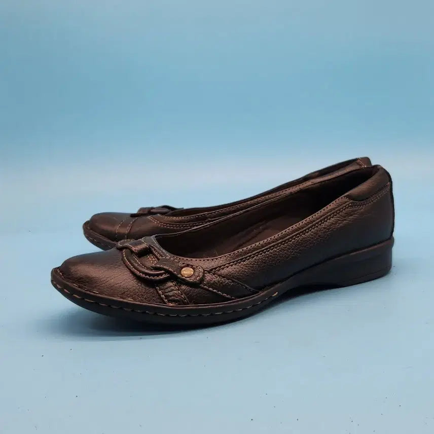 [BUNJANG] Clarks Women's Leather Flat Shoes (Size 250) / k 클락스 여성 가죽 플랫슈즈250