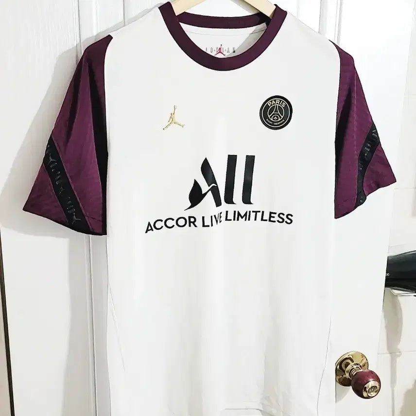 [BUNJANG] Paris Saint-Germain Nike x Jordan Strike Football Top (20/21 Season) / 파리생제르맹 나이키x조던 스트라이크 풋볼 탑 (20/21 시즌)