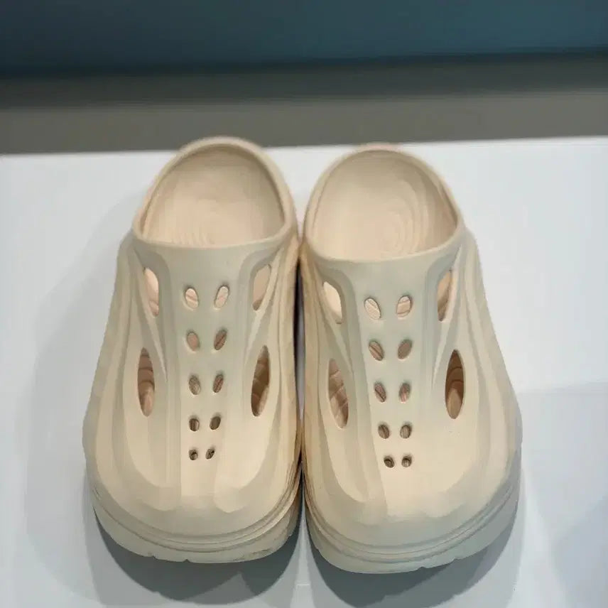 [BUNJANG] Hoka Recovery Mule Cream 290mm / 호카 hoka 리커버리 뮬 크림 290사이즈