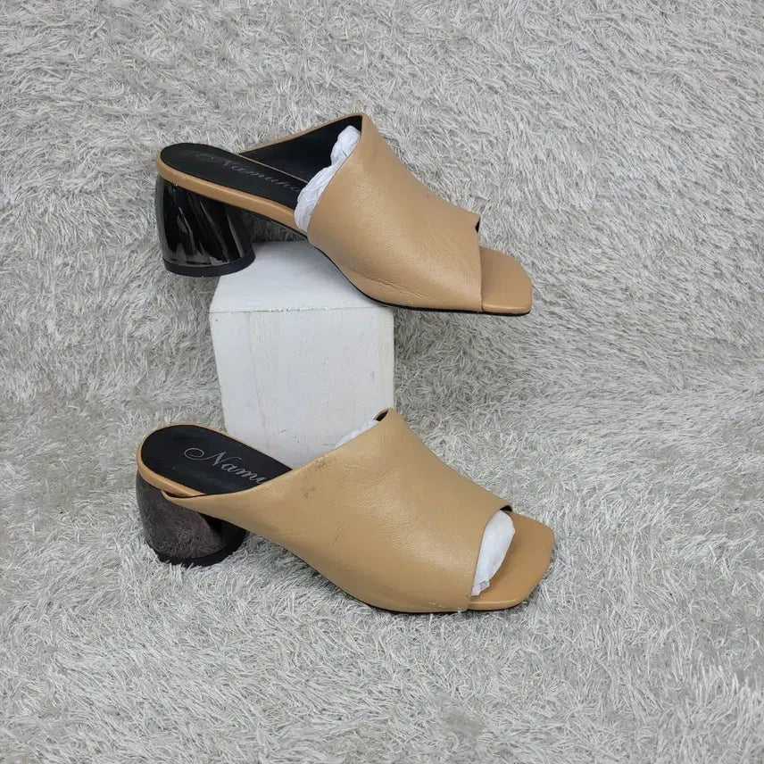 [BUNJANG] GuJe Jjanjjangmaen 230 Wooden Heel Beige Sandals Slippers / 구제짱짱맨 230 나무하나 베이지 샌들 슬리퍼