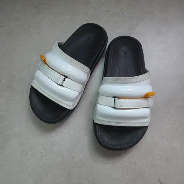 [BUNJANG] Jordan Slide Sandals (US 7) / 조던 슬라이드 슬리퍼 250mm