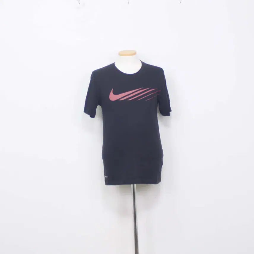 [BUNJANG] Nike Men's Round Neck Short Sleeve T-Shirt Black Size S / [정품] 나이키 남성 라운드 반팔 티셔츠 S사이즈 정인샵