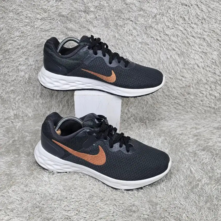 [BUNJANG] Nike Revolution 6 Next Nature Sneakers / 구제짱짱맨 240 나이키 레볼루션6 넥스트네이처 스니커즈