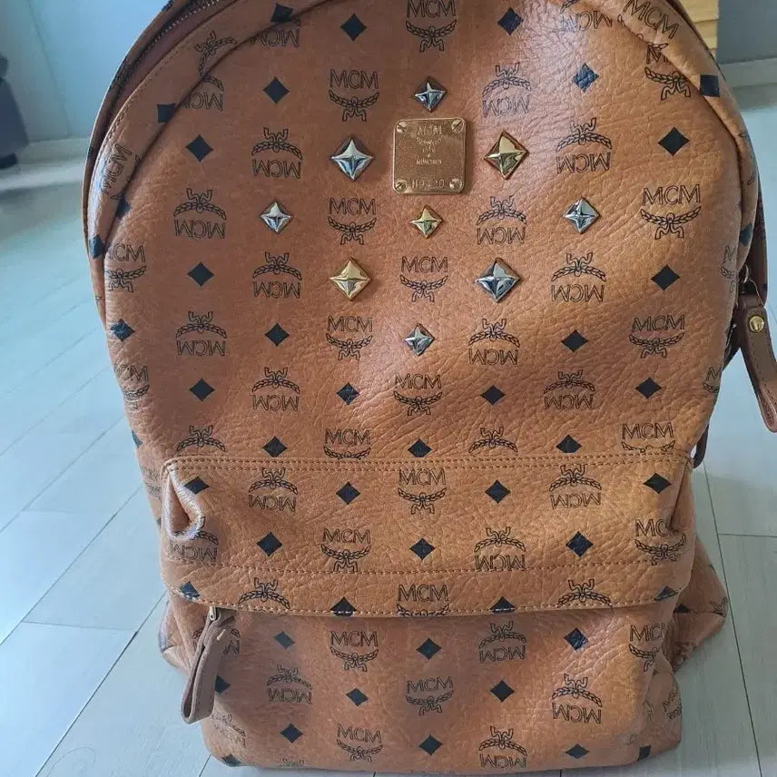 [BUNJANG] MCM Starlight Backpack Brown / MCM 스타라이트 백팩 브라운