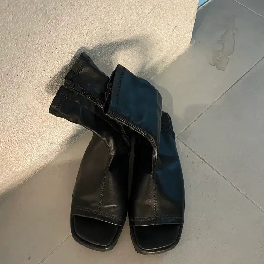 [BUNJANG] Black Open Toe Low Heel Sandals / 오픈토 샌들