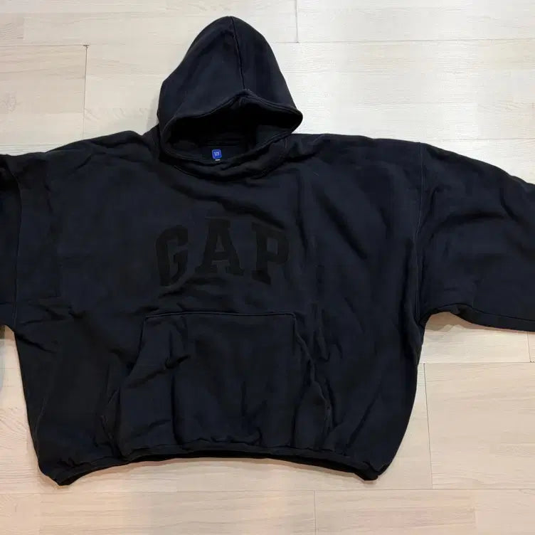 [BUNJANG] Yeezy Gap Engineered by Balenciaga Dove Hoodie Washed Black (S) / 이지 갭 엔지니어드 바이 발렌시아가 도브 후드 워시드 블랙 (S)