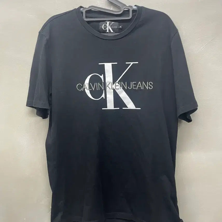 [BUNJANG] Calvin Klein Jeans Logo T-Shirt Black M / 캘빈클라인진스 반팔티 블랙M
