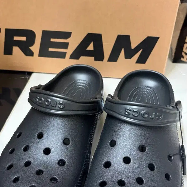[BUNJANG] Crocs Classic Clog Black 250 / 크록스 클래식 클로그 250 블랙 새상품