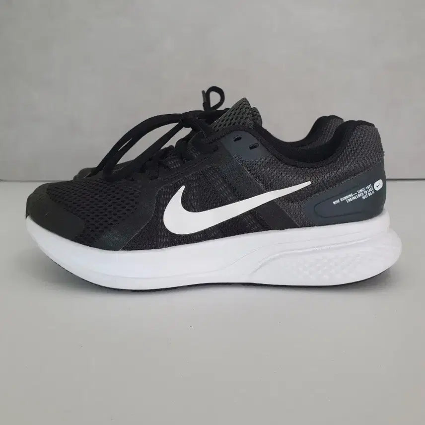 [BUNJANG] Nike Run Swift 2 Black White Running Shoes (US 6) / 나이키의 런 스위프트 2 블랙 화이트 (230)