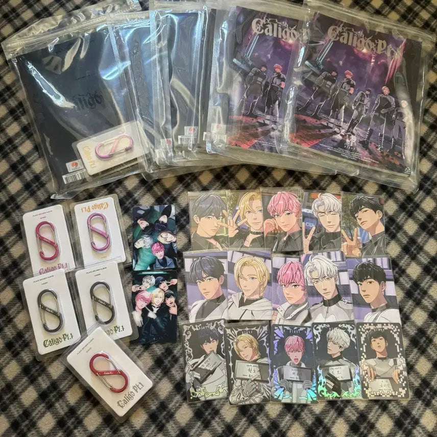 [BUNJANG] PLAVE Caligo Album Photocard Bundle Carabiner Set / 플레이브 앨범 칼리고 1 퓨지티브 앨포 포카 드볼 카라비너