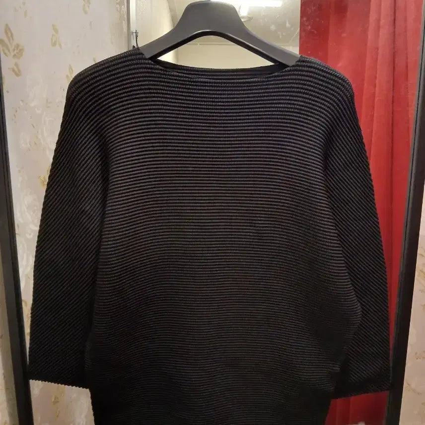 [BUNJANG] Evercube Pleated T-shirt One Size Black / 7/63 EVERCUBE 에바큐브 플리츠 티셔츠 프리사이즈 블랙