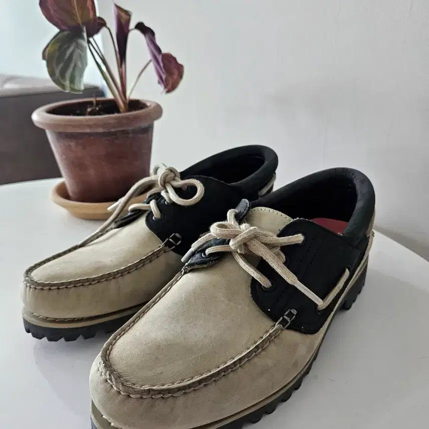 [BUNJANG] Timberland Authentic 3-Eye Classic Lug Shoes Beige & Charcoal / 팀버랜드 어센틱 3아이 클래식 러그 275