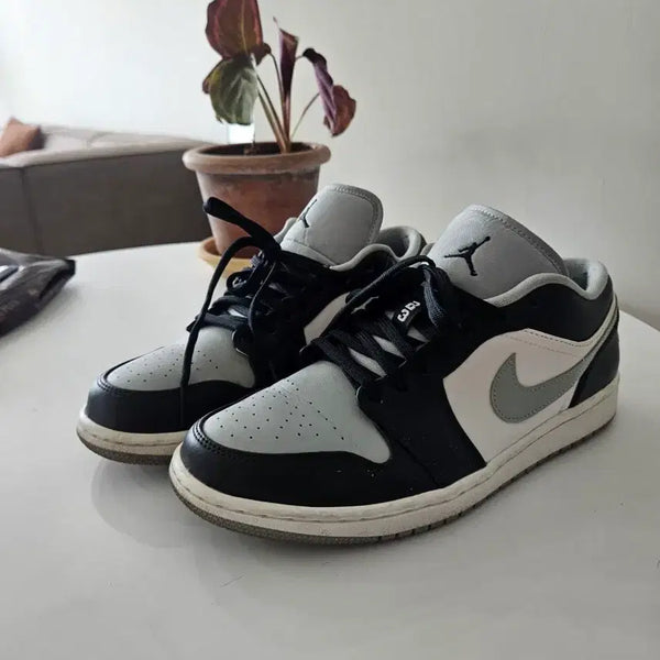 [BUNJANG] Air Jordan 1 Low Black Light Smoke Grey Sneakers / 조던1 로우 블랙 라이트 스모크그레이