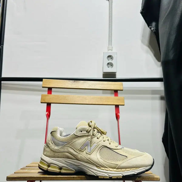 [BUNJANG] New Balance 2002R Ivory Suede Men's Sneakers / 285) 뉴발란스 운동화 남성 남자 2002R 아이보리스웨이드