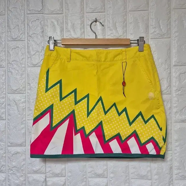 [BUNJANG] Castelbajac Women's Golf Mini Skirt Yellow Functional Span (Size 70) / 까스텔바작 새제품 정품 기능성스판 여성 골프미니스커트치마70