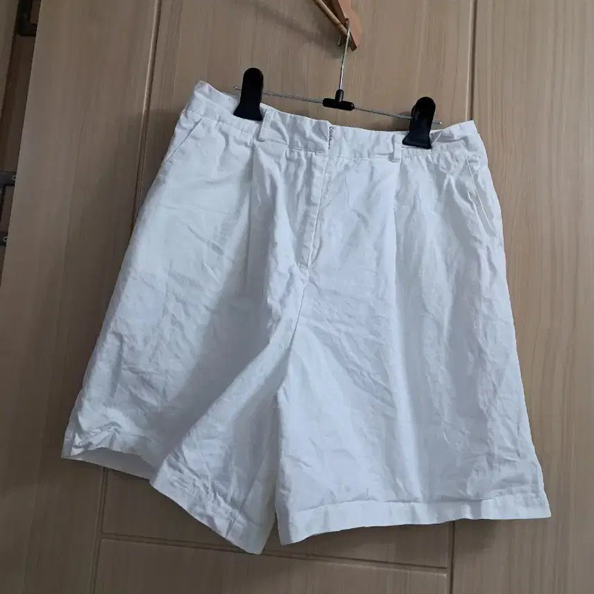 [BUNJANG] White Pintuck Shorts / 화이트 핀턱 숏팬츠